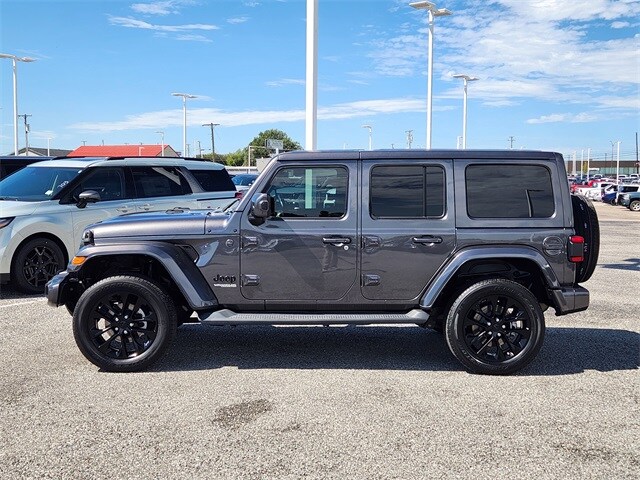 2021 Jeep Wrangler Unlimited Sahara High Altitude photo 4