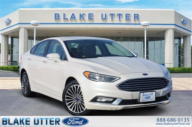2017 Ford Fusion SE's photo