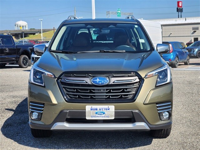 2023 Subaru Forester Touring photo 2