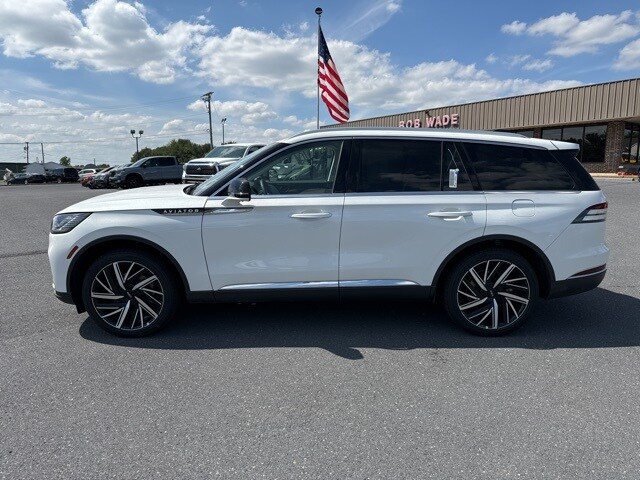 2025 Lincoln Aviator Reserve photo 2