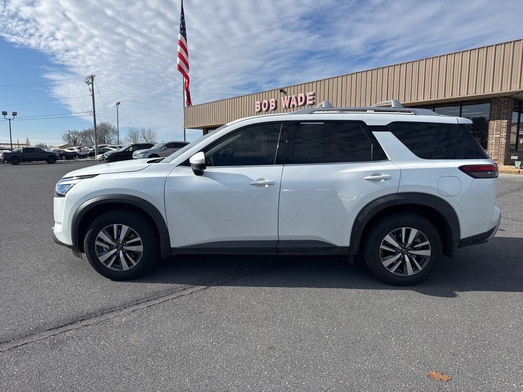 Used 2025 Nissan Pathfinder SL SUV