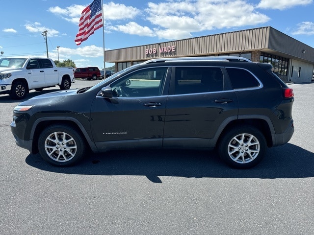 Used 2014 Jeep Cherokee Latitude with VIN 1C4PJLCS1EW116211 for sale in Harrisonburg, VA