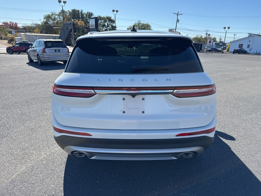 2026 Lincoln Corsair Premiere photo 4