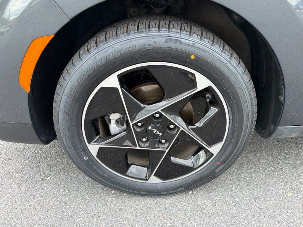 2024 Kia Soul EX - Photo 13