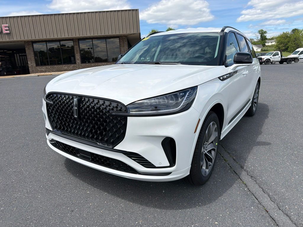 2026 Lincoln Aviator Premiere AWD's photo