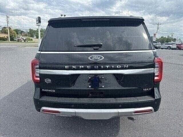 2024 Ford Expedition MAX Platinum photo 4
