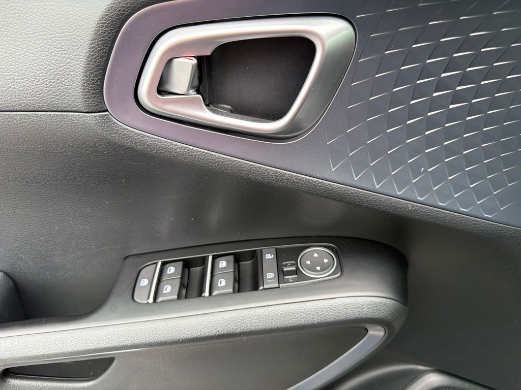 2024 Kia Soul EX - Photo 24