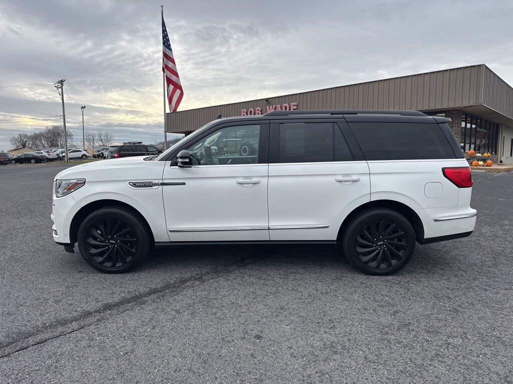 2021 Lincoln Navigator Black Label photo 2