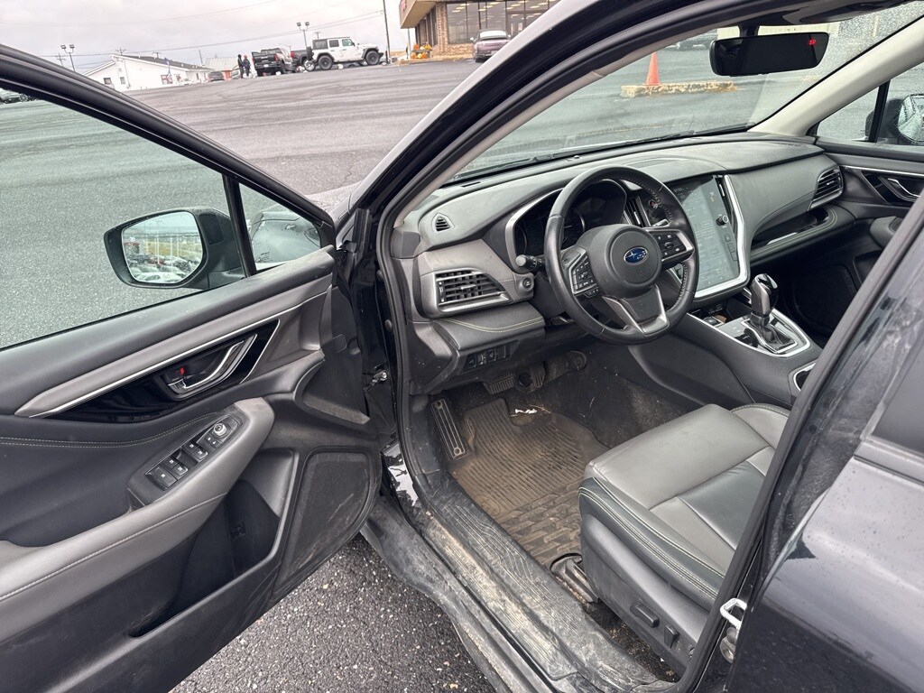 2023 Subaru Outback Onyx Edition photo 3