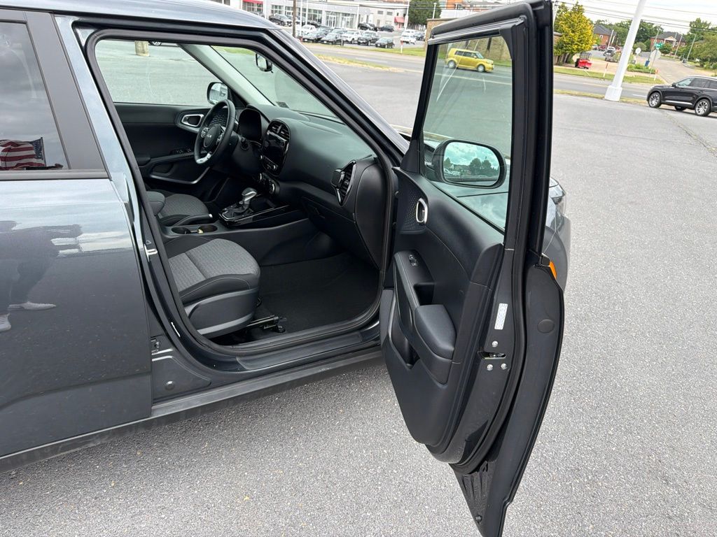 2024 Kia Soul EX - Photo 23