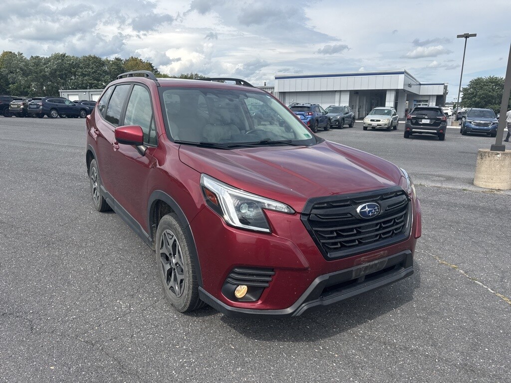 2022 Subaru Forester Premium photo 3