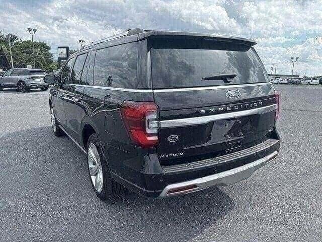 2024 Ford Expedition MAX Platinum photo 3