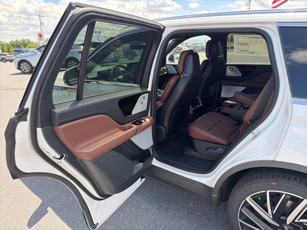 2026 Lincoln Aviator Reserve - Photo 15