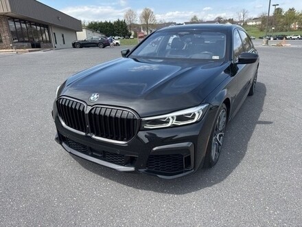 2022 BMW 7 Series M760i Sedan
