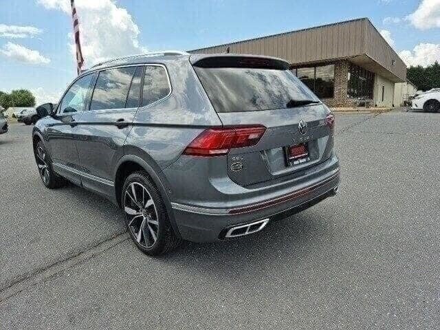 2024 Volkswagen Tiguan SEL R-Line Black photo 3