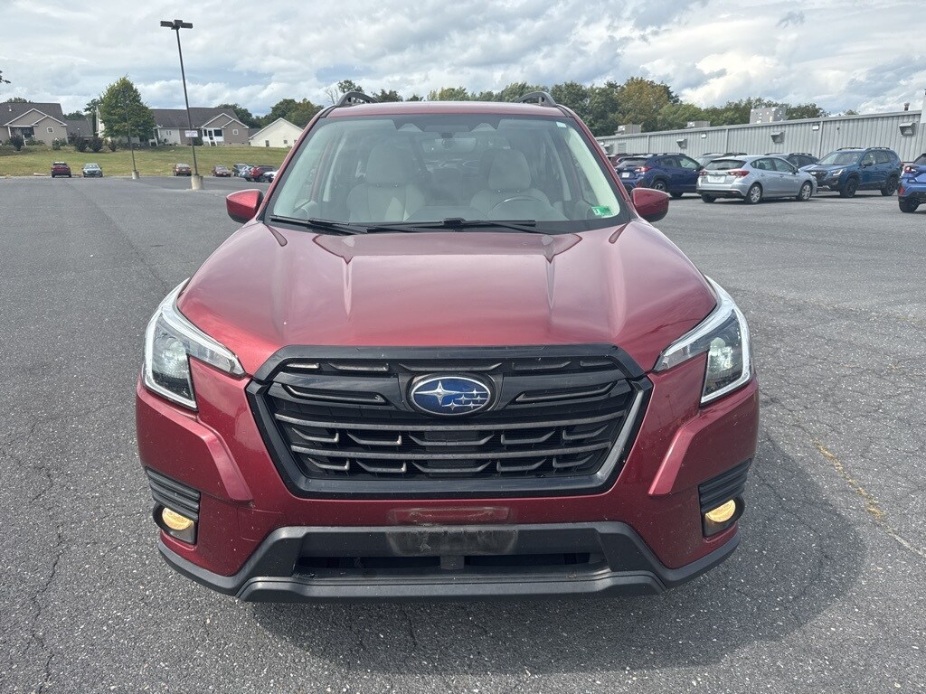 2022 Subaru Forester Premium photo 2