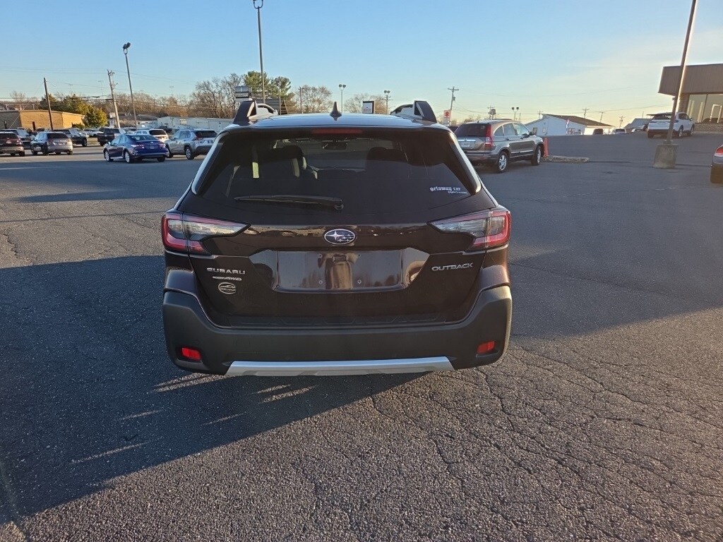 2023 Subaru Outback Limited photo 2