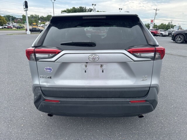 2019 Toyota RAV4 LE photo 4
