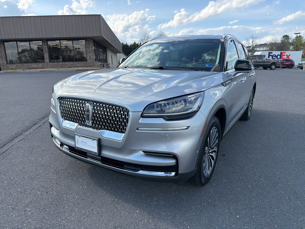 Silver Radiance Metallic Clearcoat 2023 Lincoln Aviator Reserve AWD SUV / Crossover All-Wheel Drive Automatic