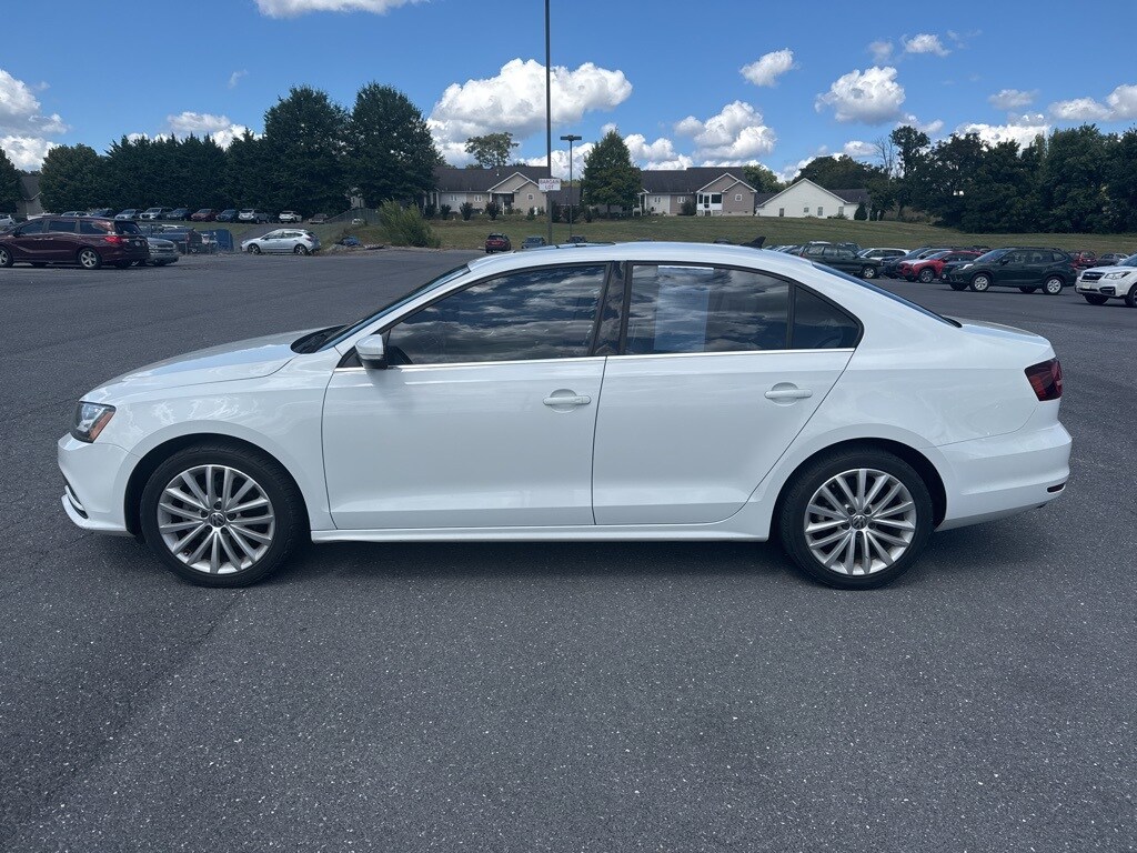 2016 Volkswagen Jetta 1.8T SEL photo 3