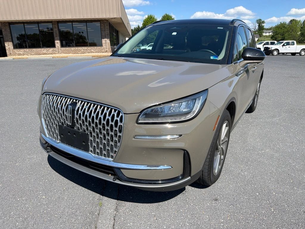 2025 Lincoln Corsair Premiere AWD's photo