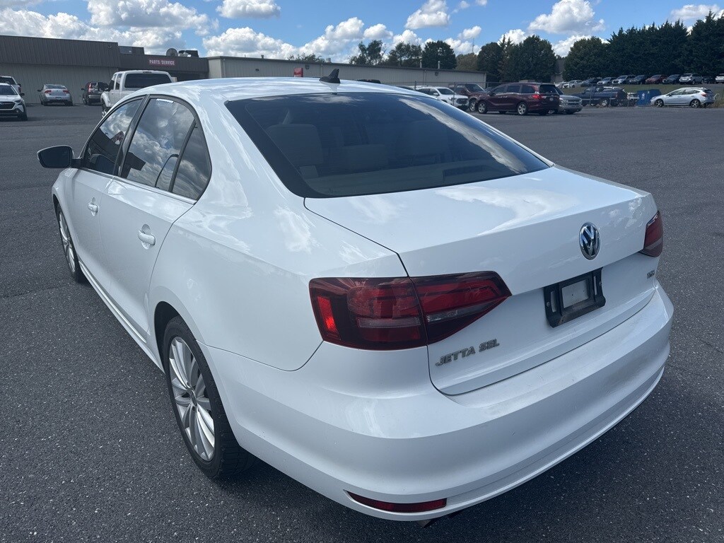 2016 Volkswagen Jetta 1.8T SEL photo 4