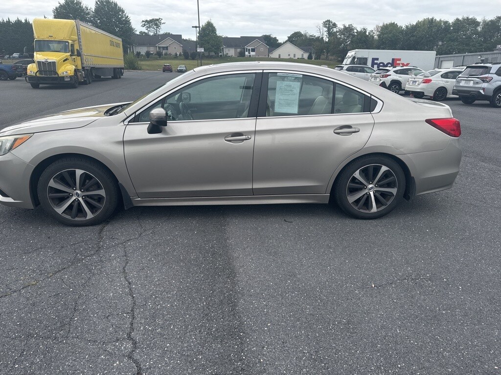 2015 Subaru Legacy 2.5i photo 3