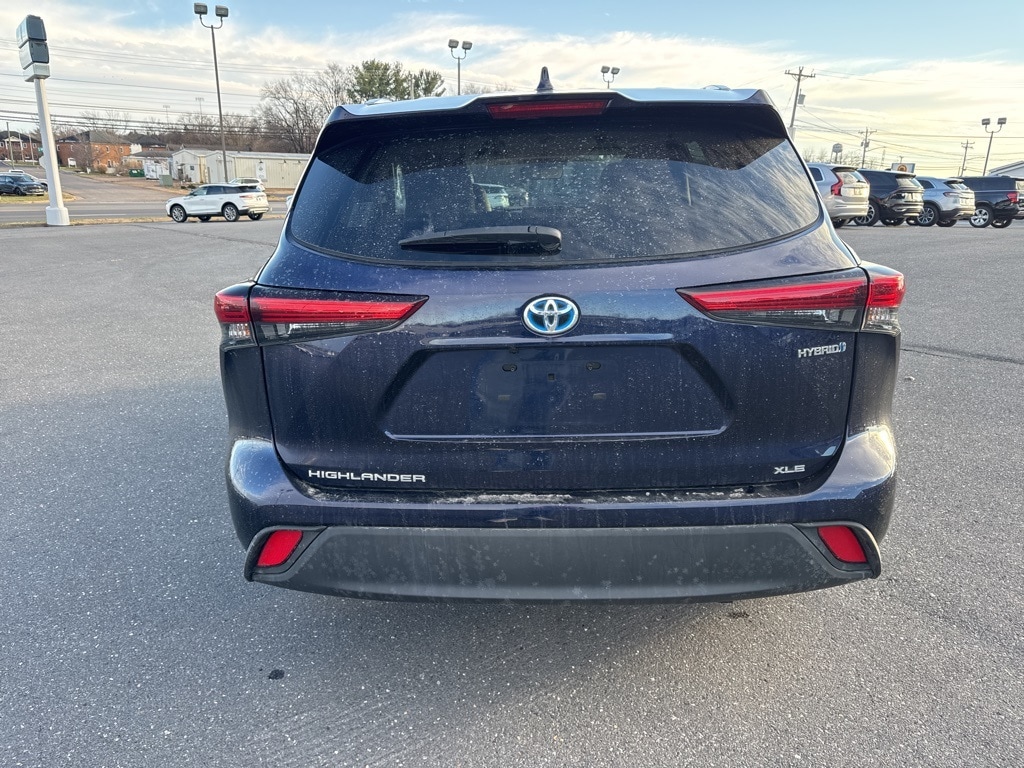 Used 2021 Toyota Highlander Hybrid XLE SUV