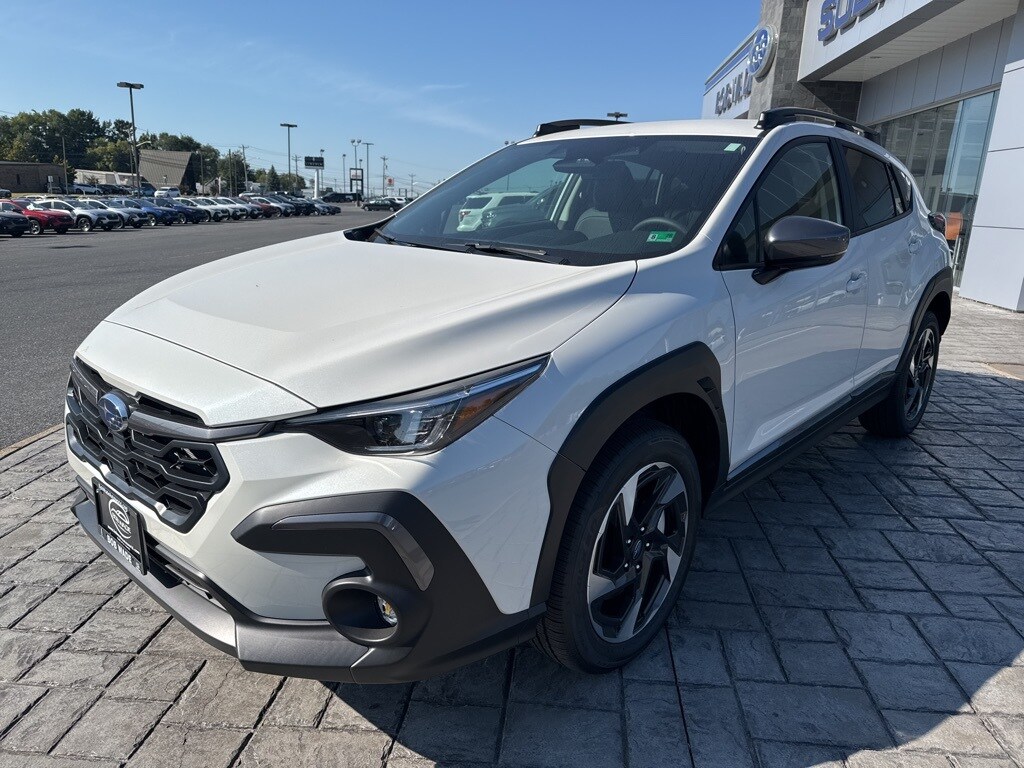 2025 Subaru Crosstrek Limited photo 2