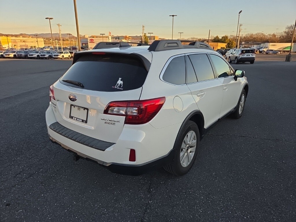 2016 Subaru Outback 2.5i Premium photo 4