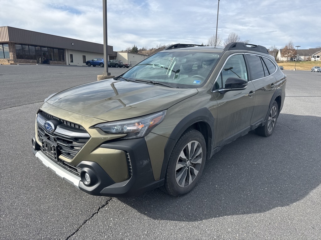 2025 Subaru Outback Limited's photo