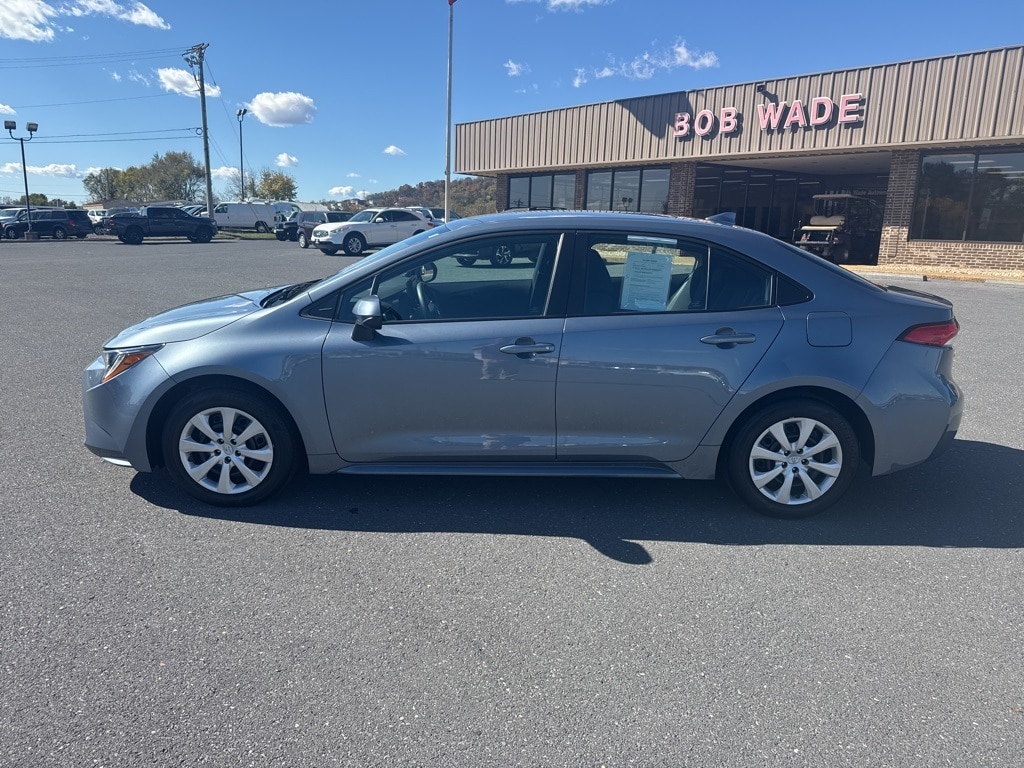 Used 2022 Toyota Corolla LE Sedan