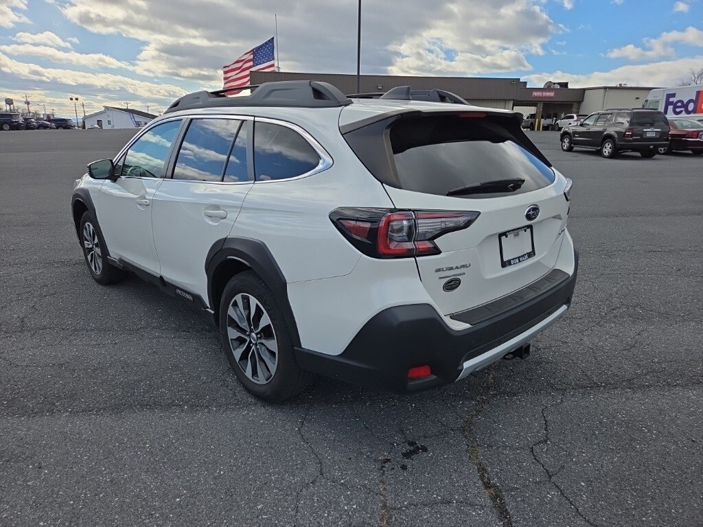 2023 Subaru Outback Limited photo 2