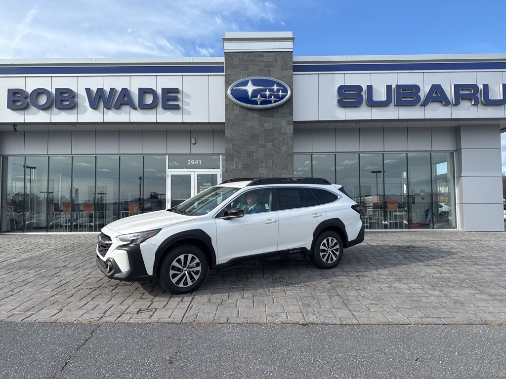 2025 Subaru Outback Premium's photo