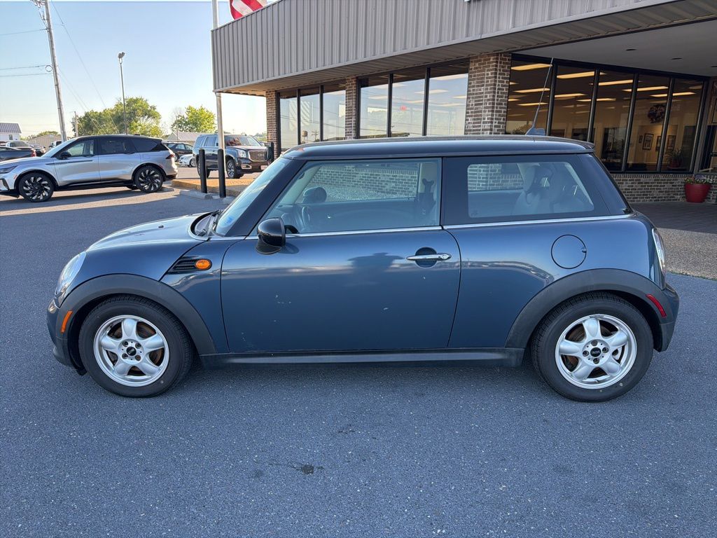 Used 2011 MINI Cooper Base with VIN WMWSU3C53BT094380 for sale in Harrisonburg, VA