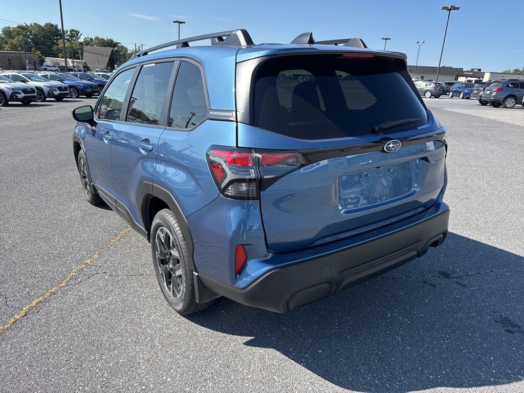 2025 Subaru Forester Premium photo 2