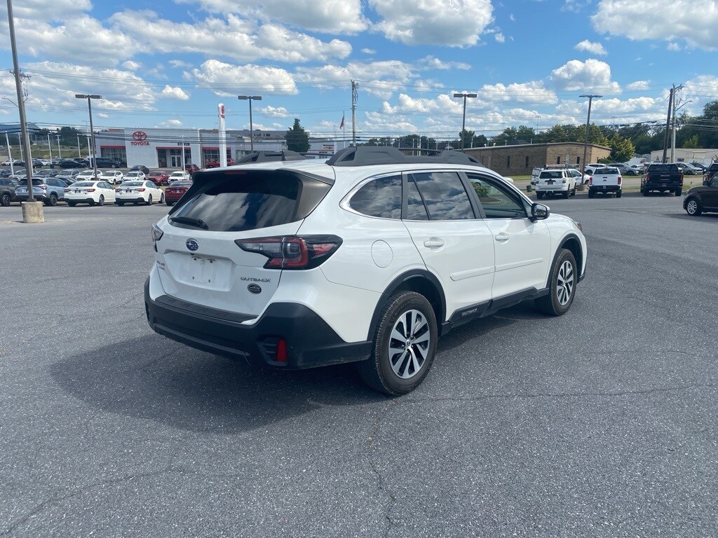 2021 Subaru Outback Premium photo 3