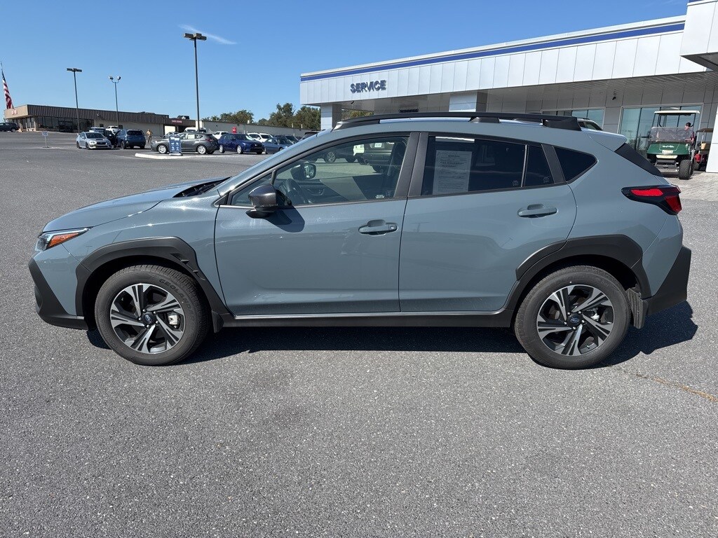 2025 Subaru Crosstrek Premium photo 2
