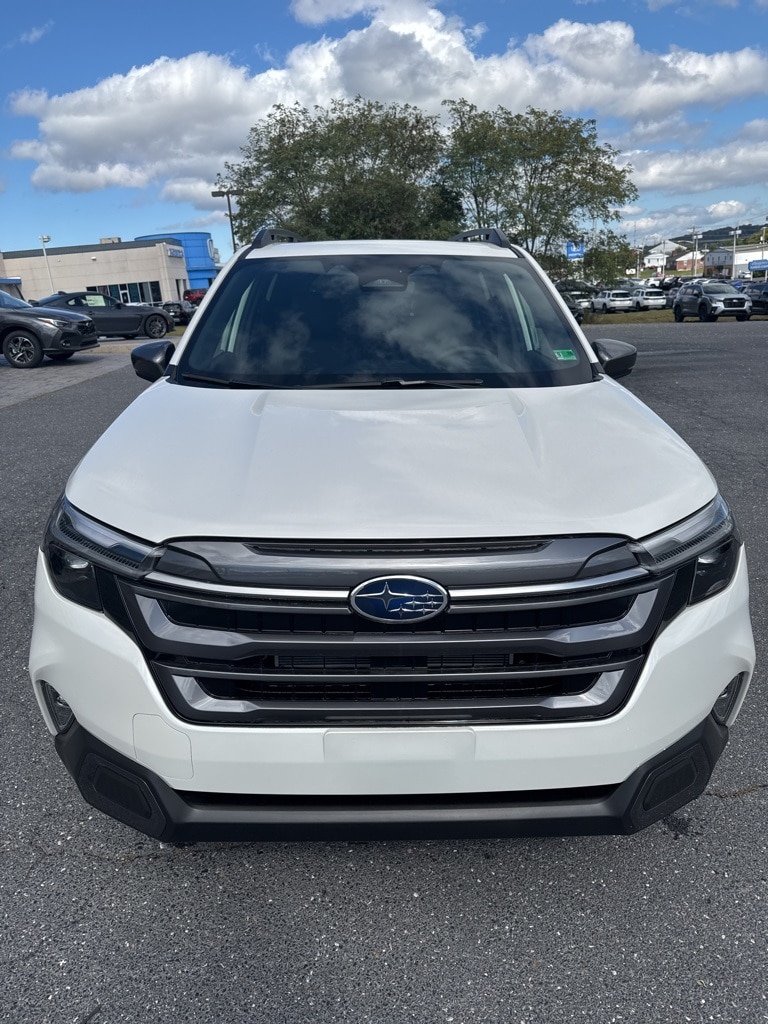 2025 Subaru Forester Limited's photo