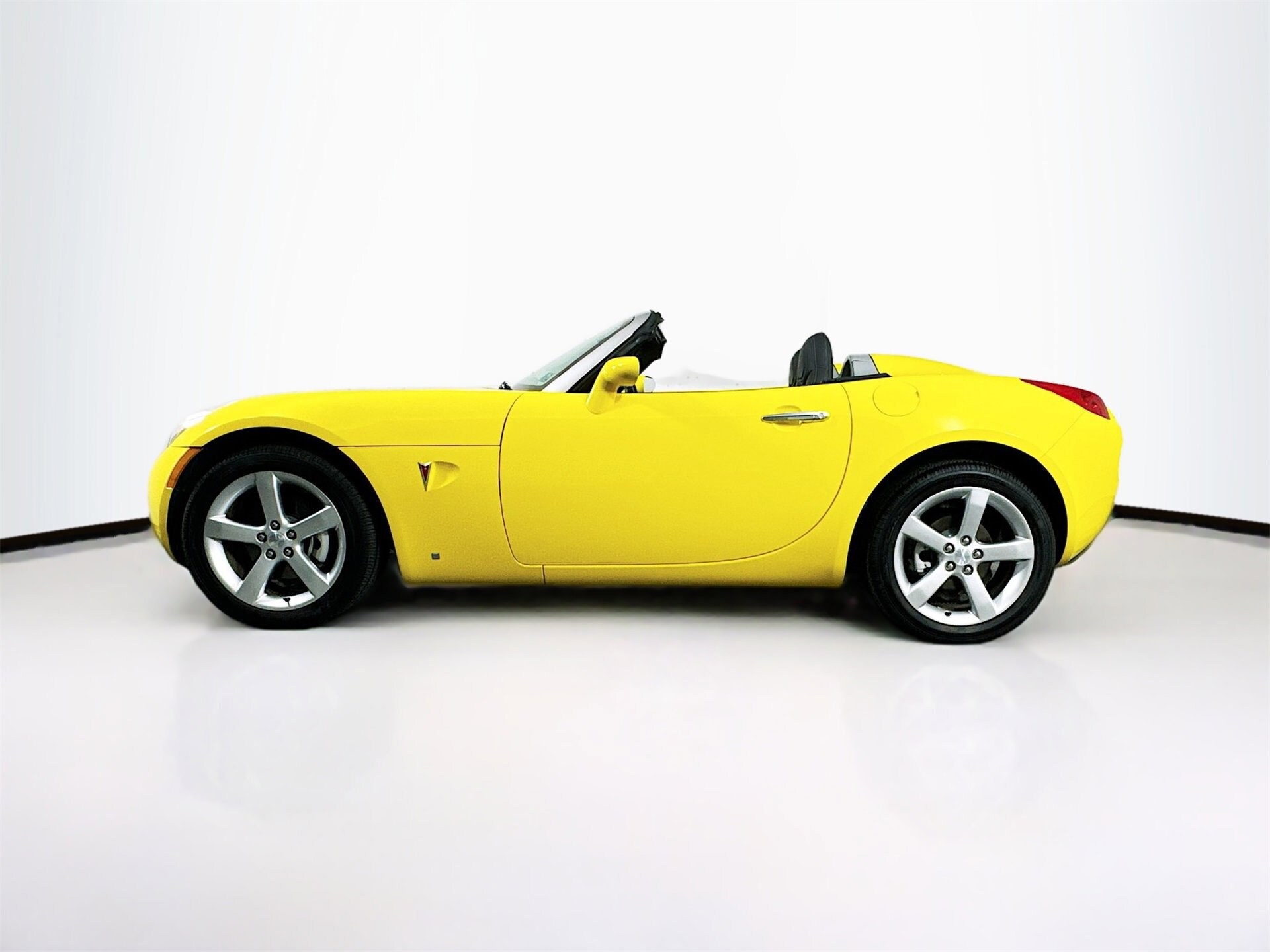 2007 Pontiac Solstice photo 4