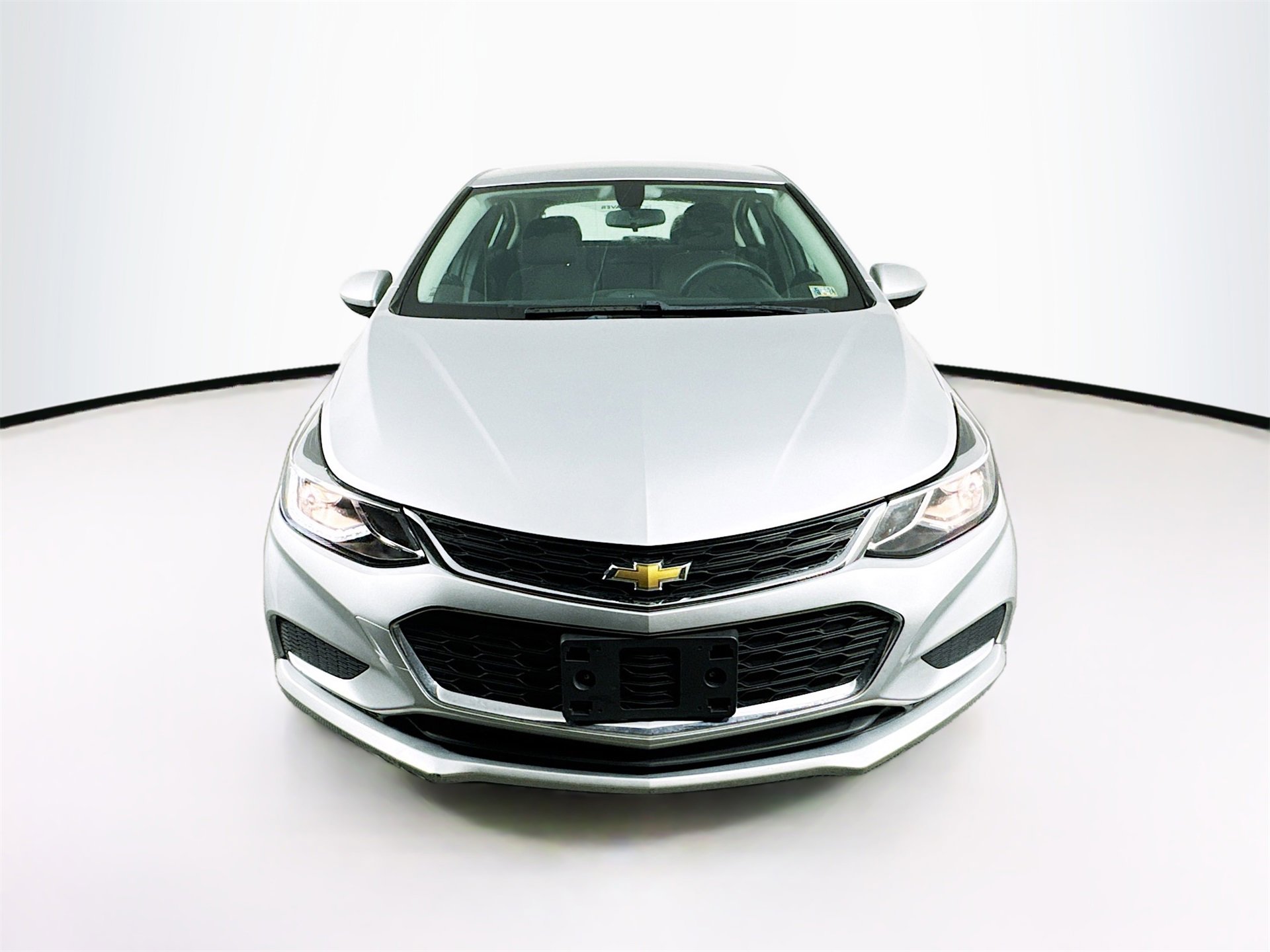2018 Chevrolet Cruze LT photo 2