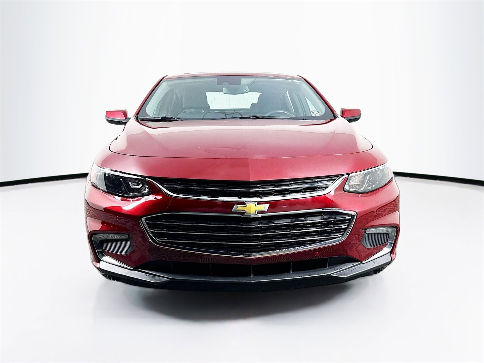 2017 Chevrolet Malibu photo 2