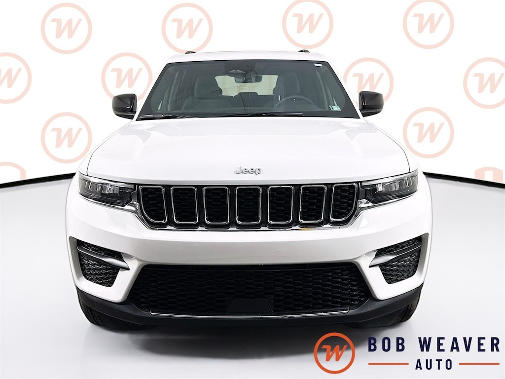 New 2026 Jeep Grand Cherokee LAREDO X 4X4 Sport Utility