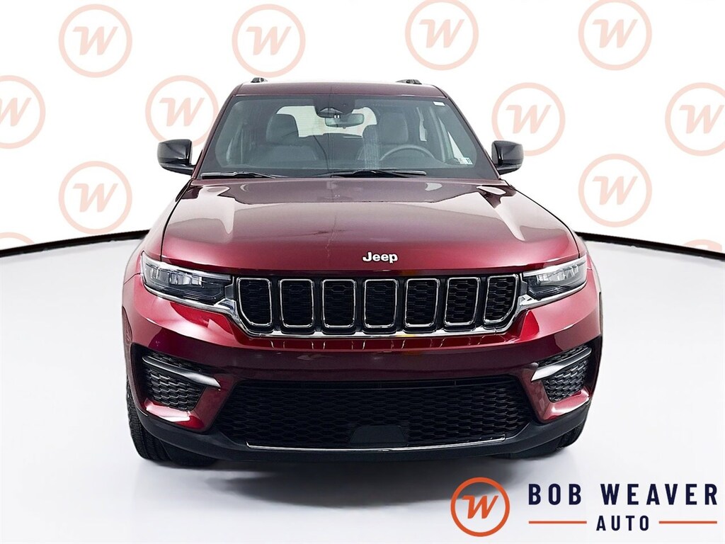Used 2024 Jeep Grand Cherokee Laredo SUV