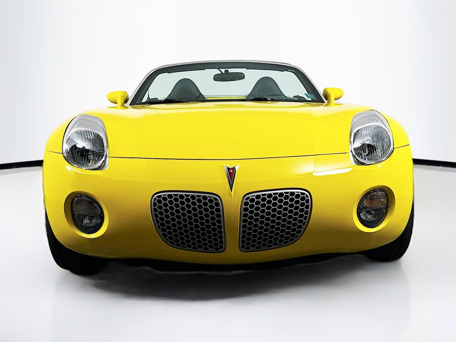 Used 2007 Pontiac Solstice Base with VIN 1G2MB35B27Y137545 for sale in Pottsville, PA