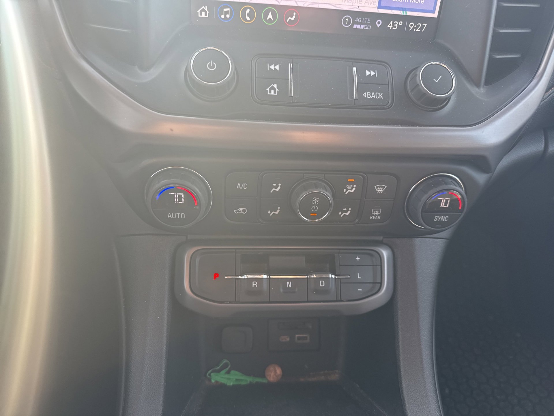 2023 Gmc Acadia AT4 photo 3