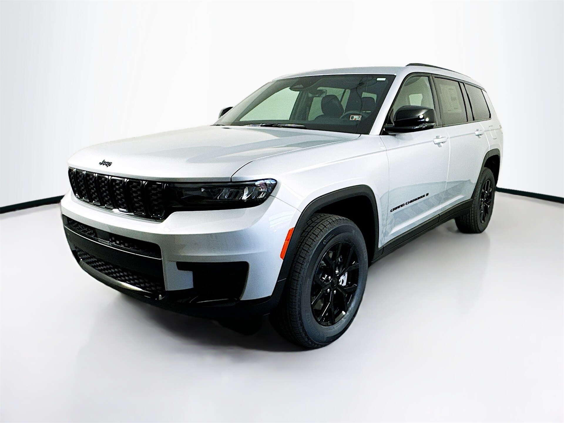 2025 Jeep Grand Cherokee Altitude X photo 3
