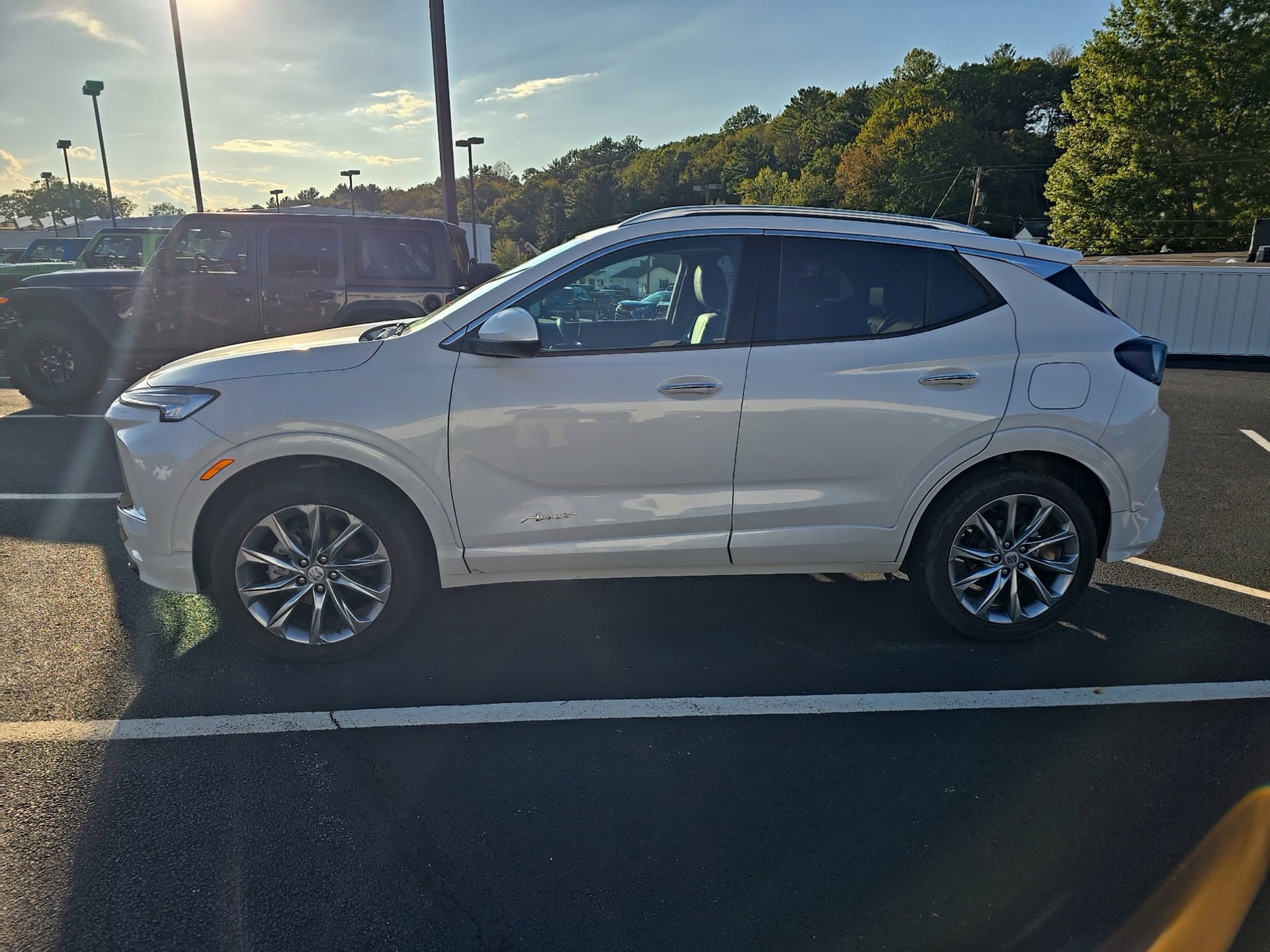 2024 Buick Encore GX Avenir photo 2
