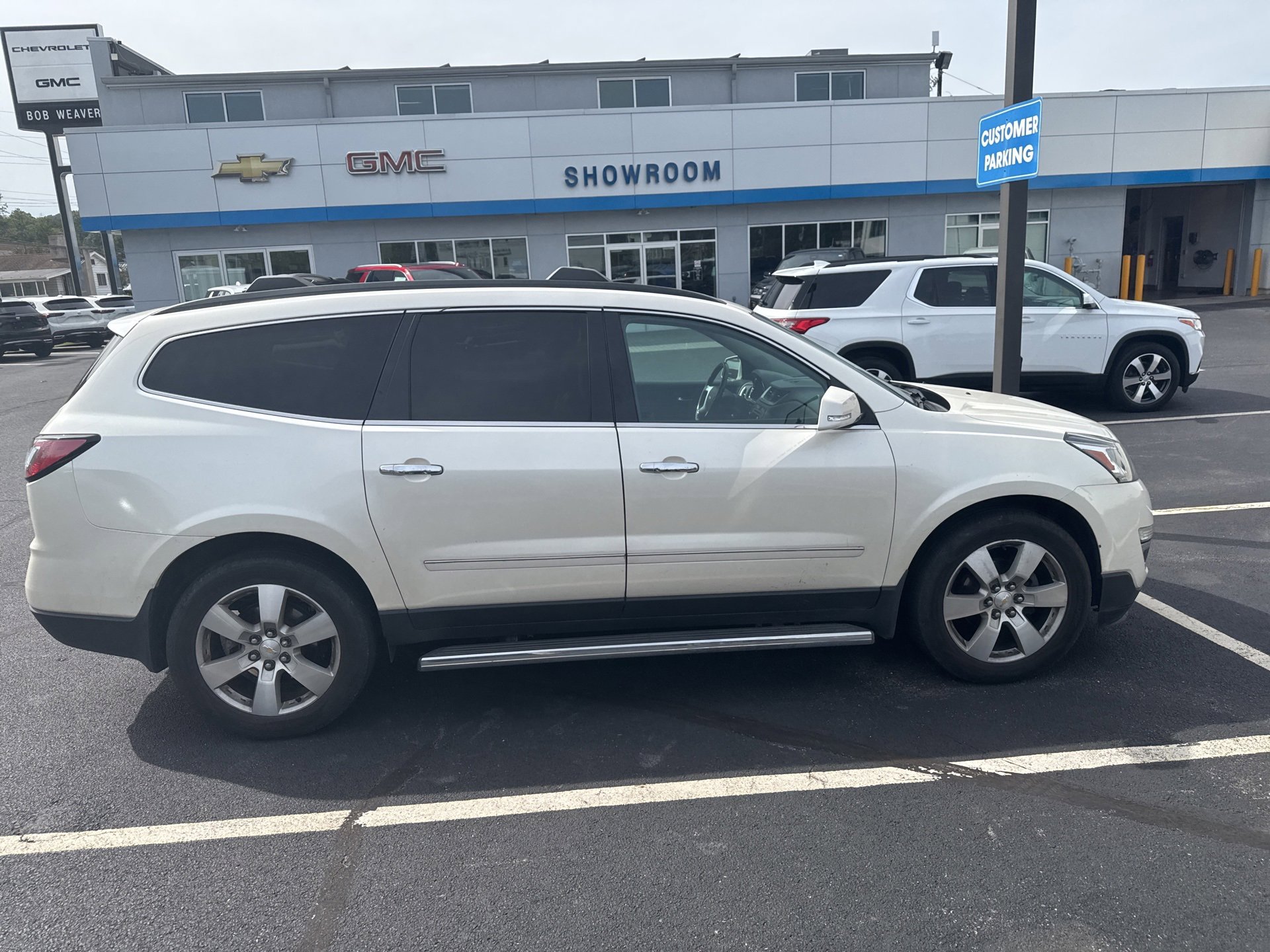 2014 Chevrolet Traverse LTZ photo 4