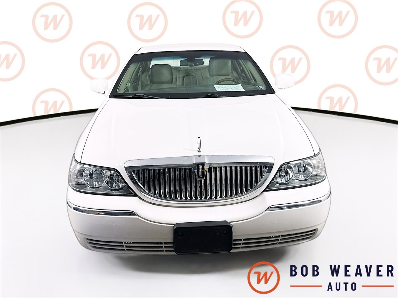 2011 Lincoln Town Car Signature Limited photo 2